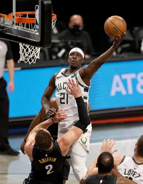Bucks Odds to Win NBA Championship (Oddsmakers Buying Milwauke.